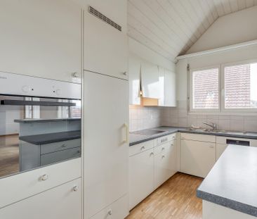 Mieten ohne Kaution - 2-stöckige Dachwohnung im Grünen - Photo 3