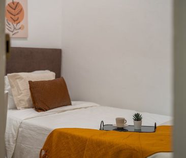 Carrer de Calàbria, Barcelona, Catalonia 08015 - Photo 3