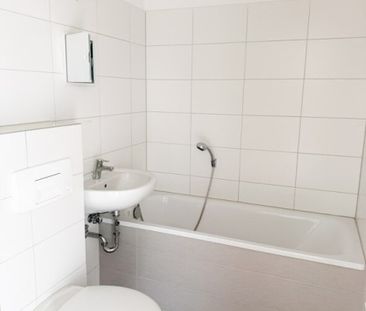 Geräumige, sanierte 3-Raum-Wohnung mit Balkon im Wohngebiet - Annab... - Foto 1