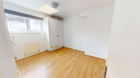 5 bedroom maisonette to rent - Photo 4