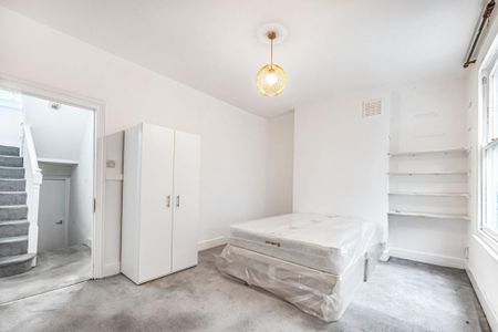 4 bedroom terraced house to rent - Photo 2