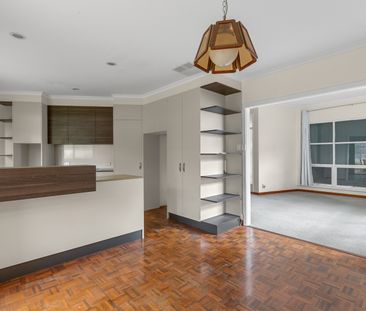 Amazing Location - Beautifully Presented! - Photo 6