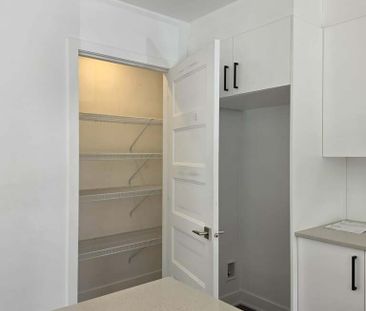 À Louer - Grand 4 1/2 Moderne Et Récent - Photo 1