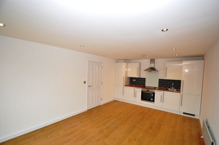 1 bedroom Apartment - Nursery Gardens, Welwyn Garden City - Photo 3