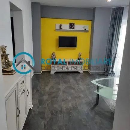 Royal Imobiliare- Inchiriere apartament 2 camere zona Malu Rosu - Fotografie 3