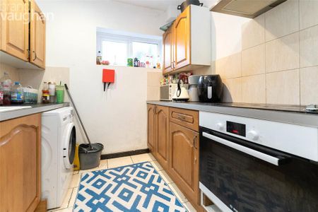 4 bedroom terraced house to rent - Photo 2