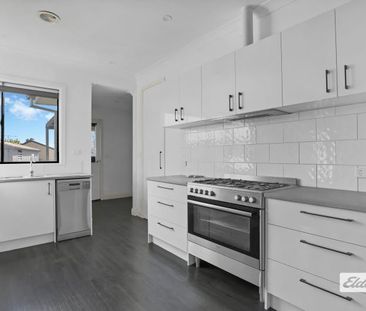 Beautifully renovated - Photo 5