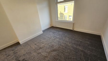 2 bed Terraced - To Let - Photo 3