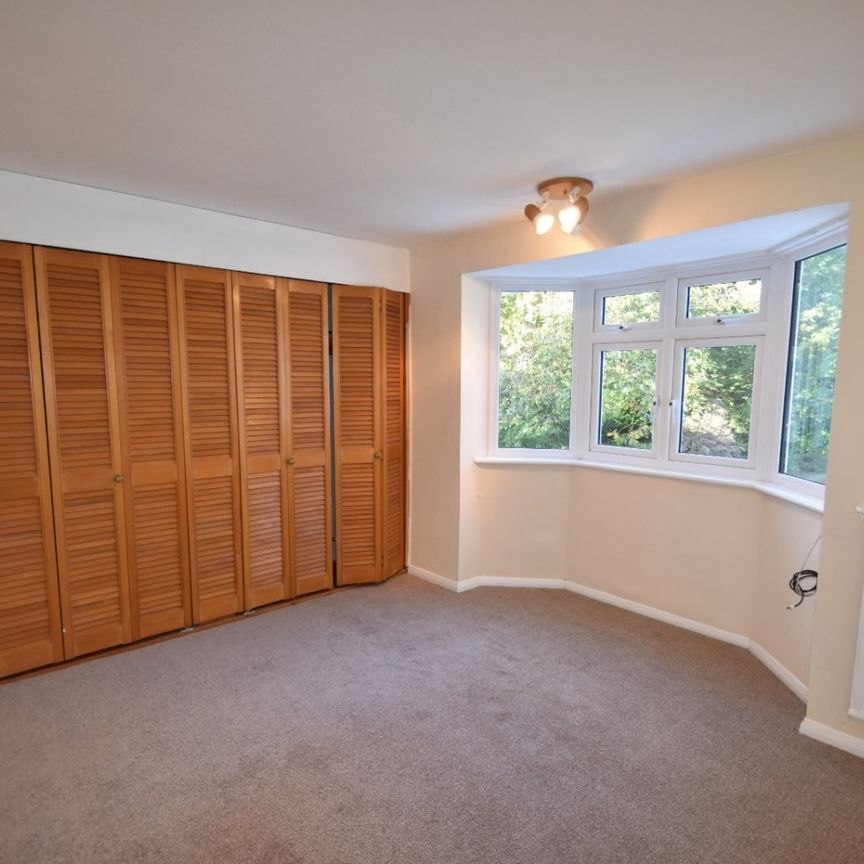 Fulmer Drive, Gerrards Cross, Buckinghamshire,SL9 - Photo 1