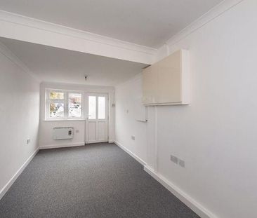 4 bedroom detached house to rent - Photo 4