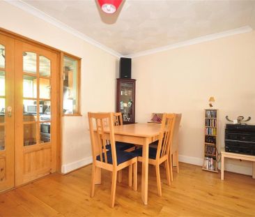 2 bedroom end of terrace house to rent - Photo 2