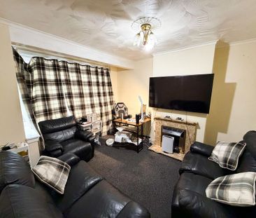 4 bedroom terraced house to rent - Photo 1