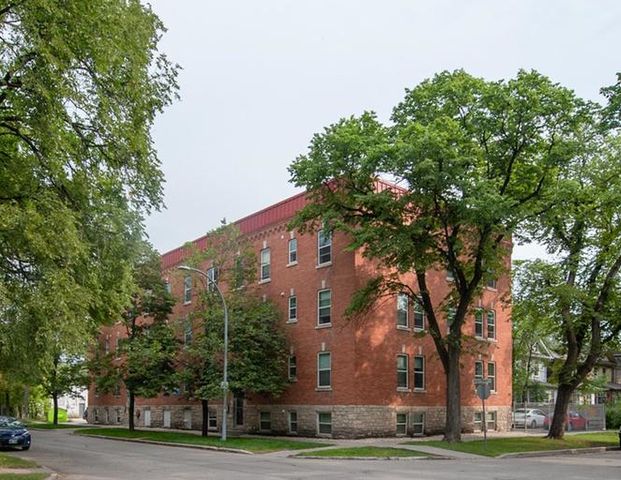 277/279 Arbuthnot Street | 279 Arbuthnot Street, Winnipeg - Photo 1