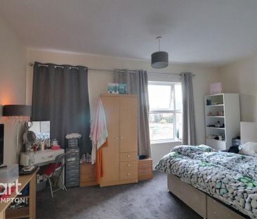 3 bedroom end of terrace house to rent - Photo 3