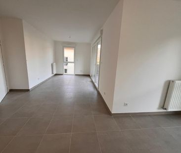 Location Appartement 3 pièces 63m² ST PIERRE EN FAUCIGNY 74800 - Photo 4