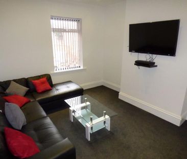 6 bedroom semi-detached house to rent - Photo 5