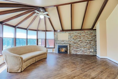 For Lease - 3927 Bloor Street, Toronto, Ontario - Photo 2