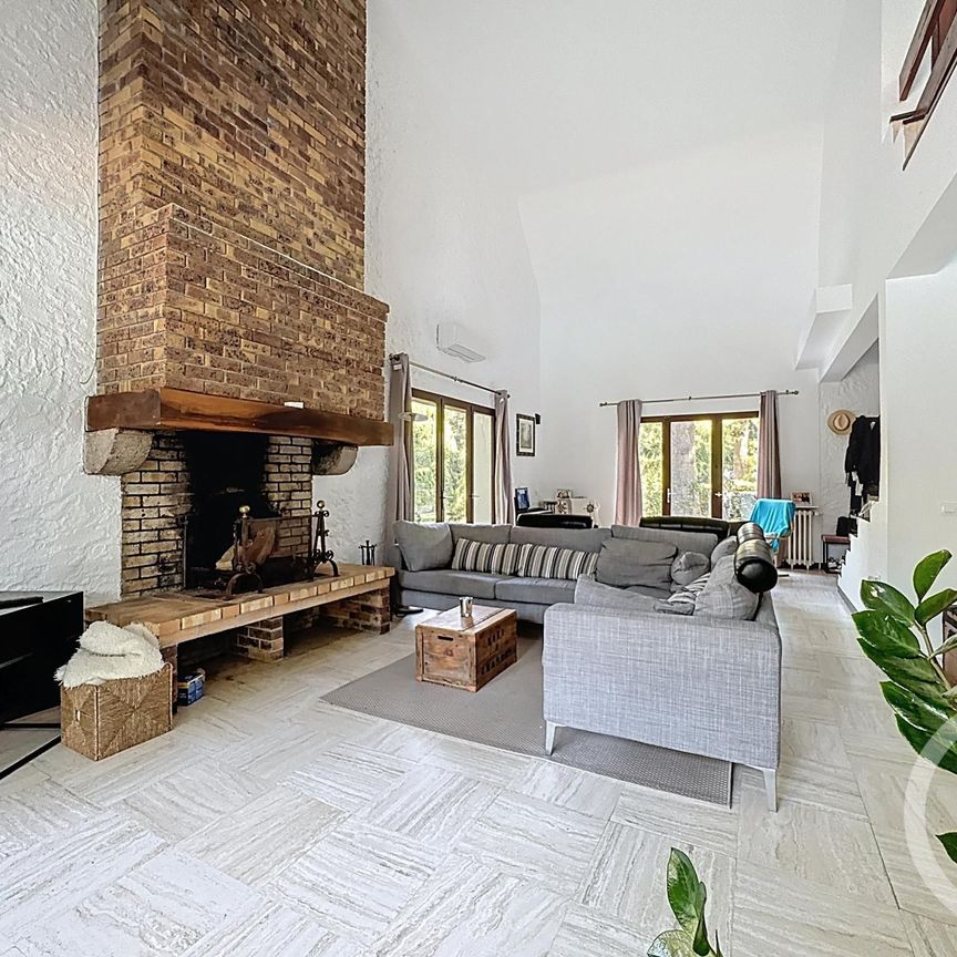 Location Maison 6 pièces 206m² ST SAUVEUR SUR ECOLE 77930 - Photo 1