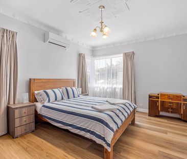 Recently Refurbished & Fully Furnished! - Photo 4