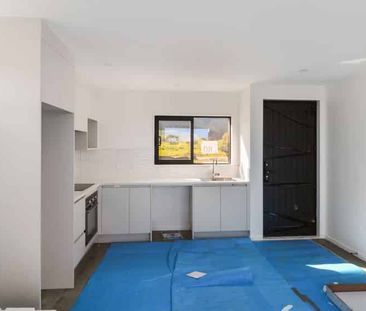 Modern standalone home - coastal living made easy! - Photo 5