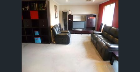 5 Bedroom home with Inground Pool - Photo 2