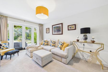 4 bedroom detached house to rent - Photo 5