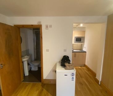 Studio Flat, Berkeley Road, BS7 - Photo 1