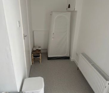 Room in a Shared House, Midhurst Avenue Wadon Croydon, CR0 - Photo 5