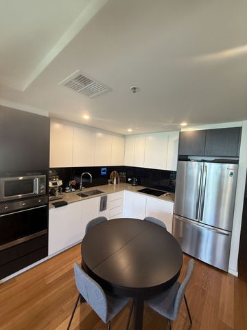 Modern One Bedroom Apartment in the Heart of Braddon - Photo 3