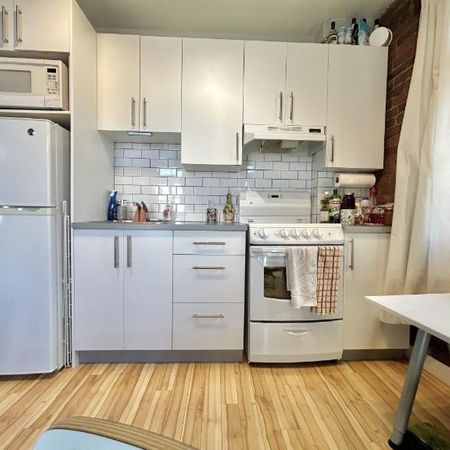 Loft entièrement meublé à louer Vieux-Québec mai 2026 - Photo 3