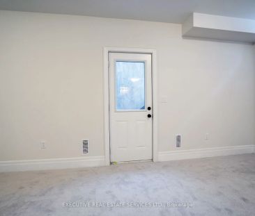 Detached Home For Lease | W9045872 - Photo 6