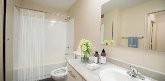 Golden Arms — 1 Bedroom - Photo 2