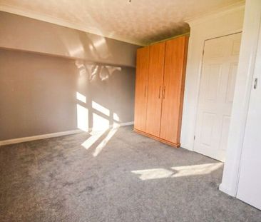 Park Court, CM20, Harlow - Photo 6