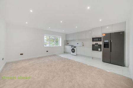 3 bedroom apartment to rent - Photo 2