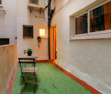 Carrer de Balmes, Barcelona, Catalonia 08006 - Photo 2