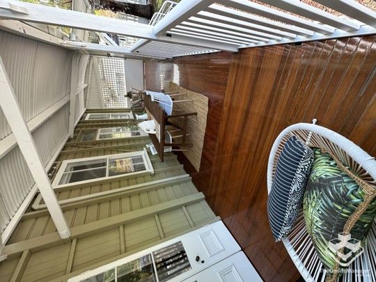 Stunning West End Queenslander - Photo 1