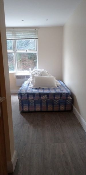 Studio Flat, London, E5 - Photo 1