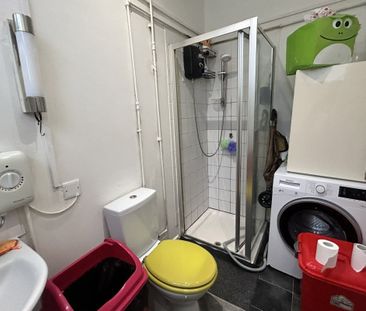 Tudor Road, LEICESTER - Photo 1