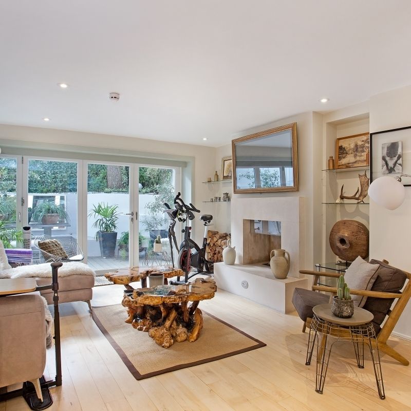 4 bedroom end of terrace house to rent - Photo 1