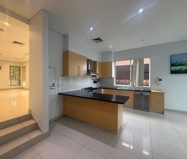 Modern 4 Bedrooms Luxury Duplex for Lease – Prime Bexley Location - Photo 5