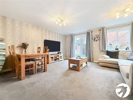 3 bedroom semi-detached house to rent - Photo 2