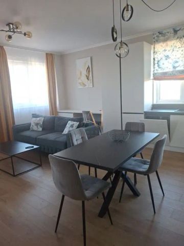 Apartament cu 3 camere de închiriat, modern mobilat la Concept 9. - Fotografie 2