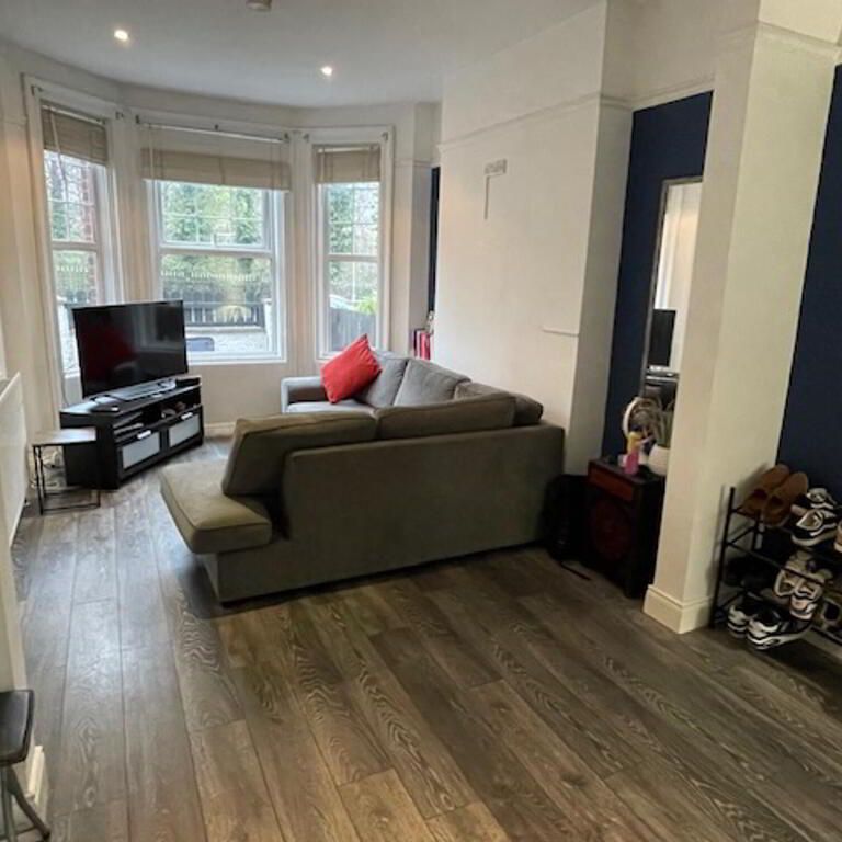 228 Ravenhill Road, Belfast, BT6 8EF - Photo 1
