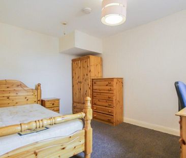 7 bedroom end of terrace house to rent - Photo 2