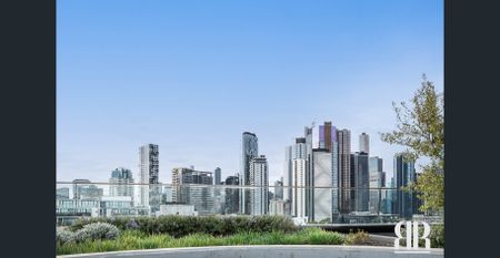 BRILLIANT SOUTH MELBOURNE LOCATION ~ LUXURY & SPACE - Photo 3