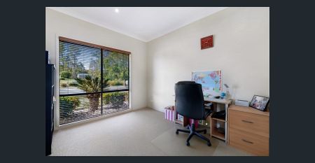 Spacious Family Sanctuary in Prestigious Somerton Ridge Estate - Photo 5