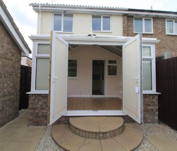 3 bedroom end of terrace house to rent - Photo 1