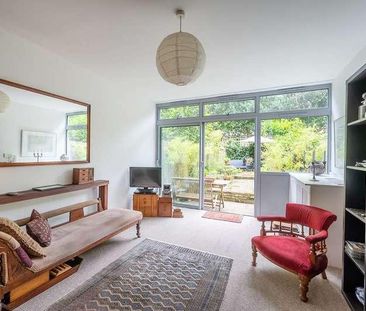 Claudia Place, Southfields, SW19 - Photo 3