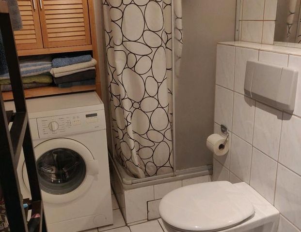 3-Zimmer Altbauwohnung in zentraler Lage - Photo 1