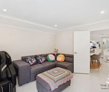 Experience Luxury & Modern Living in Forrestfield! - Photo 2